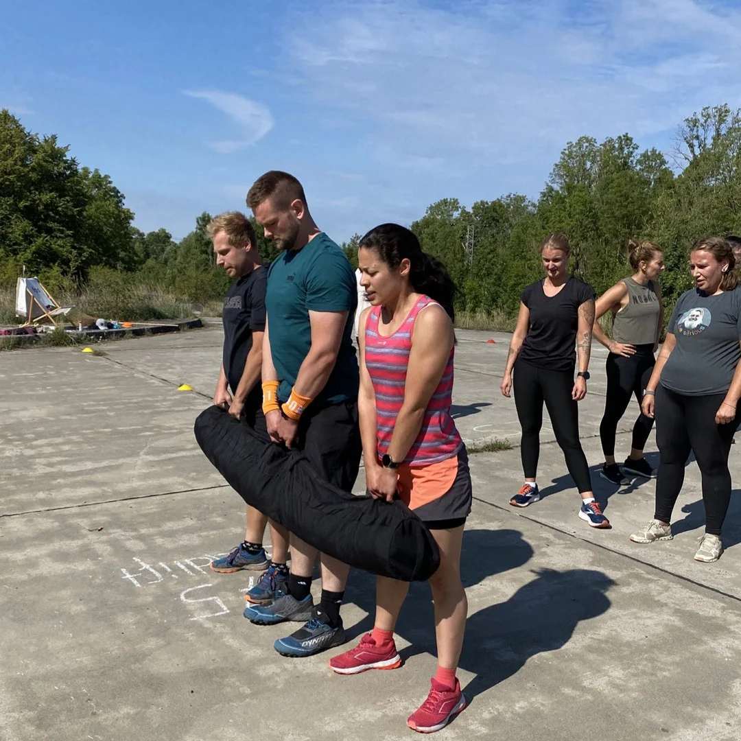 CrossFit Bayreuth Outdoor Workout Sandbag Worm