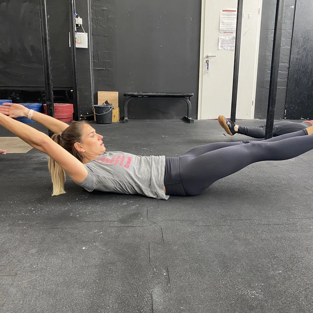 CrossFit Bayreuth Workout Core Hollowhold Athletin